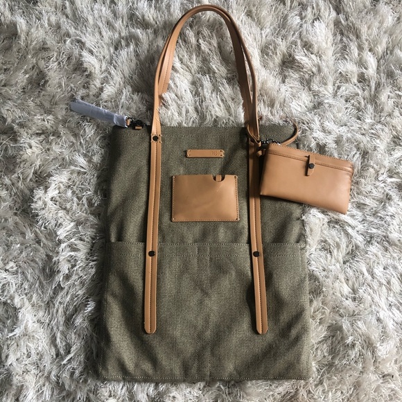Sherpani Handbags - Sherpani Laptop Bag Hadley NWT